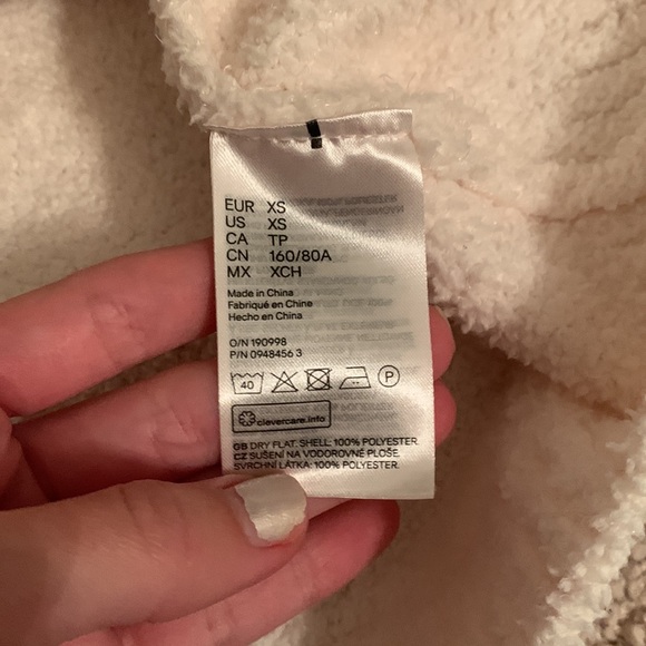 H&M Fuzzy white matching set - Picture 8 of 9